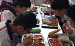 城阳一中附近有啥好吃的？明天城阳的温度是多少