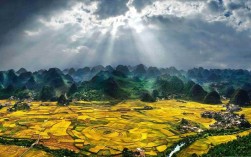 云贵高原以什么为界？田林县到利周乡有多少公里