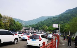 现在佛山西樵山门票是多少? 外地人如何收费?可以开车上去吗?里面有放车的吧?放车需要钱吗？佛山人上西樵山多少钱