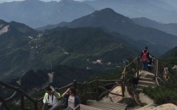 武汉周边哪里有好玩的地方？薄刀峰上多少度