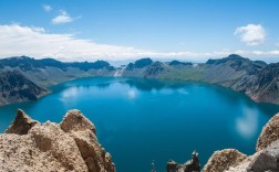 长白山天池地理位置？五月份吉林天池多少度