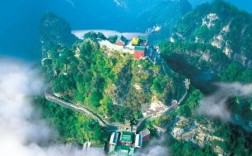 关于山的三个字旅游景点？武当山到安庆多少公里