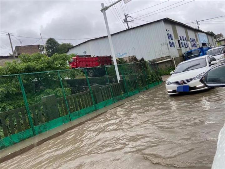 贵阳一下雨就积水的小区有哪些?云岩离平坝多少公里-图3 贵阳一下雨就积水的小区有哪些?云岩离平坝多少公里-图3