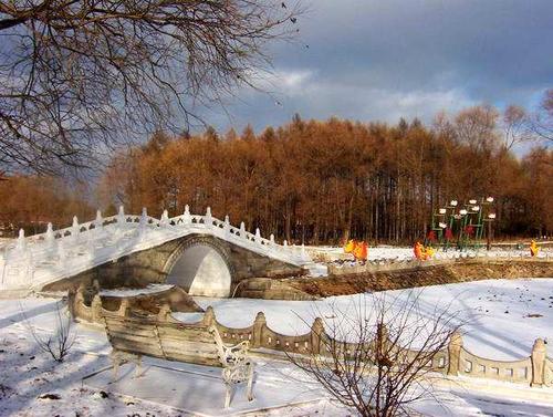 林海雪原的的发生地的概况是什么样的,那边有什么旅游项目吗?东宁至尚志多少公里-图1 林海雪原的的发生地的概况是什么样的,那边有什么旅游项目吗?东宁至尚志多少公里-图1