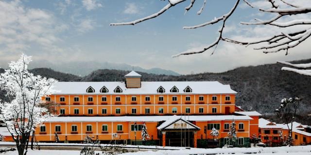 西岭雪山枫叶酒店开暖气了吗?西岭雪山上温度多少钱-图1 西岭雪山枫叶酒店开暖气了吗?西岭雪山上温度多少钱-图1