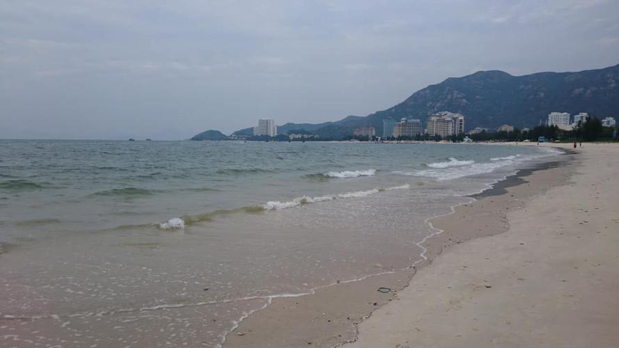 请问广东巽寮湾1月气温最低是多少?去旅游要穿几件衣服才合适?1月广东的气温是多少-图2 请问广东巽寮湾1月气温最低是多少?去旅游要穿几件衣服才合适?1月广东的气温是多少-图2