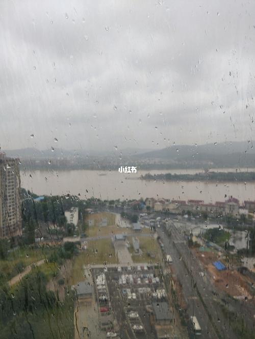 为什么长沙现在一直下雨?长沙去年有多少雨天-图1 为什么长沙现在一直下雨?长沙去年有多少雨天-图1
