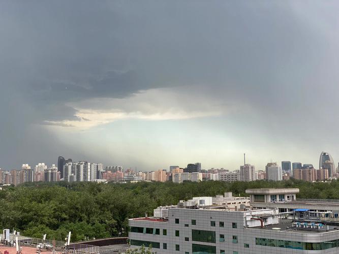 昨天北京终于下雨了,请问一下谁知到北京多少天没降雨了?降雨量是多少啊?北京今冬多少天无雨雪-图3 昨天北京终于下雨了,请问一下谁知到北京多少天没降雨了?降雨量是多少啊?北京今冬多少天无雨雪-图3