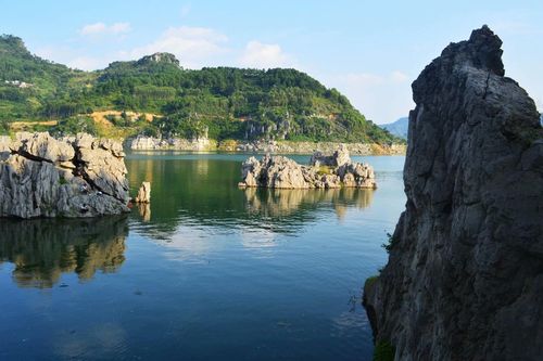 万峰湖气候特点?贵阳市清镇市气温多少-图1 万峰湖气候特点?贵阳市清镇市气温多少-图1