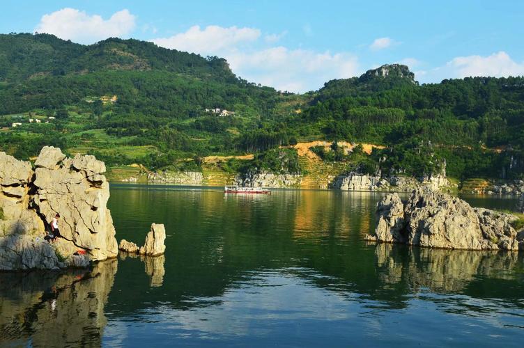 万峰湖气候特点?贵阳市清镇市气温多少-图3 万峰湖气候特点?贵阳市清镇市气温多少-图3
