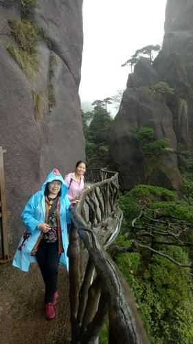 三清山夏季上面与地面温差是多少?三月份江西三清山的天气温度是多少-图2 三清山夏季上面与地面温差是多少?三月份江西三清山的天气温度是多少-图2