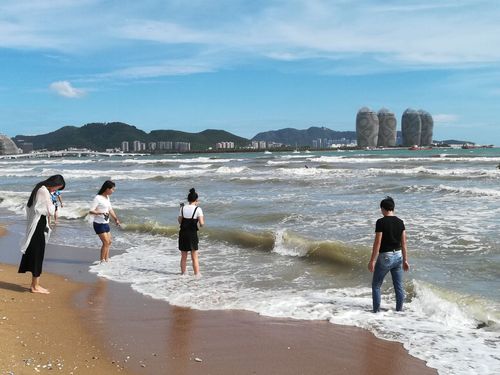 三亚湾海水今天的水丶温?今天海南三亚多少度-图3 三亚湾海水今天的水丶温?今天海南三亚多少度-图3