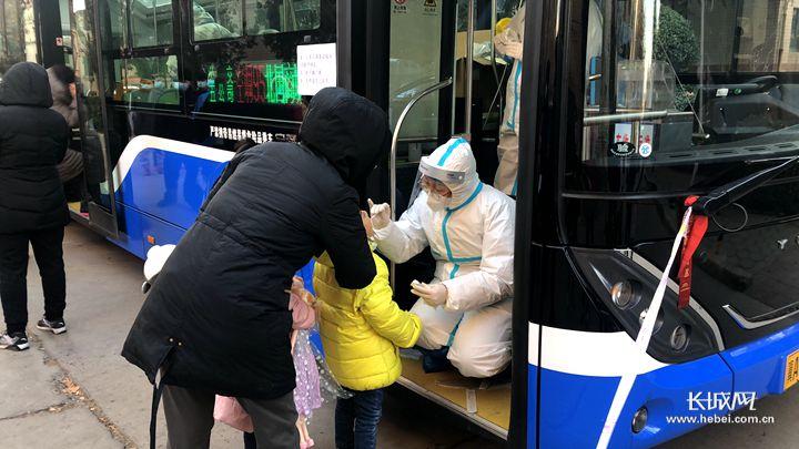 泸州乘公交车48小时核酸可以坐吗?江阳明天多少度-图1 泸州乘公交车48小时核酸可以坐吗?江阳明天多少度-图1