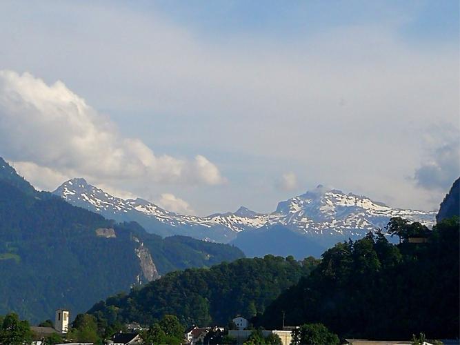 瑞士夏天有雪吗?瑞士明天气温多少度-图1 瑞士夏天有雪吗?瑞士明天气温多少度-图1