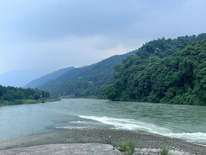 都江堰风向特点?都江堰夏天热吗多少度-图2 都江堰风向特点?都江堰夏天热吗多少度-图2