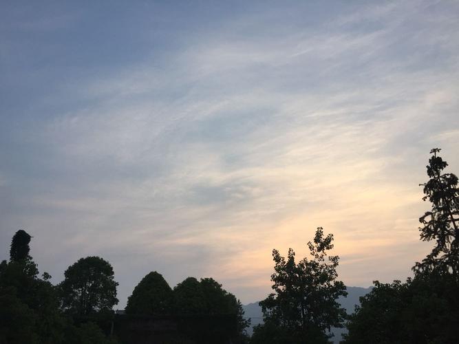 现在天黑时间是几点?邵阳明天天气多少度郑-图2 现在天黑时间是几点?邵阳明天天气多少度郑-图2