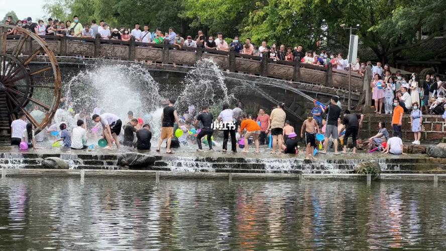 成都踩水人少环境好的地方?水街气温多少度-图2 成都踩水人少环境好的地方?水街气温多少度-图2