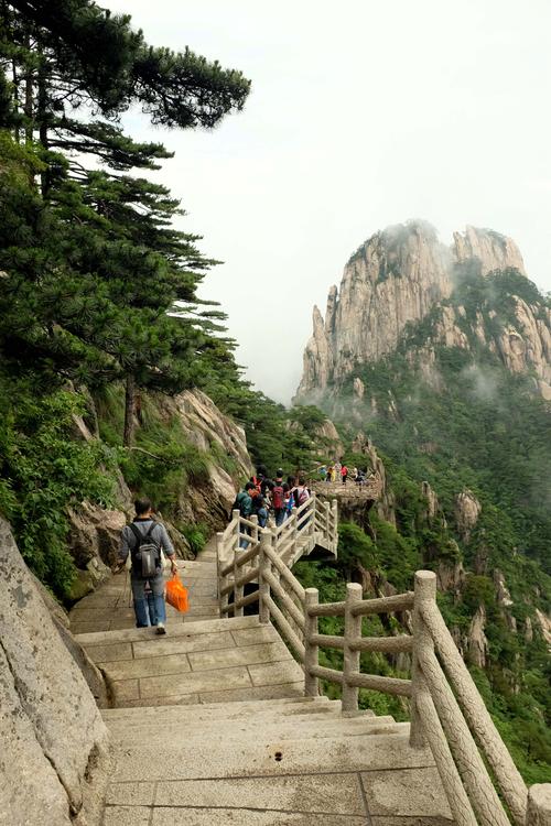 请问七月份黄山山上冷吗温度大概是多?黄山屯溪一年四季最高温度是多少-图3 请问七月份黄山山上冷吗温度大概是多?黄山屯溪一年四季最高温度是多少-图3