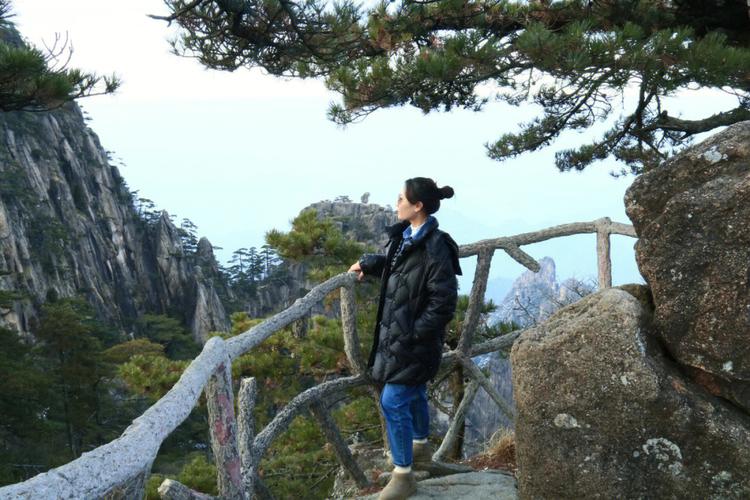 请问七月份黄山山上冷吗温度大概是多?黄山屯溪一年四季最高温度是多少-图1 请问七月份黄山山上冷吗温度大概是多?黄山屯溪一年四季最高温度是多少-图1