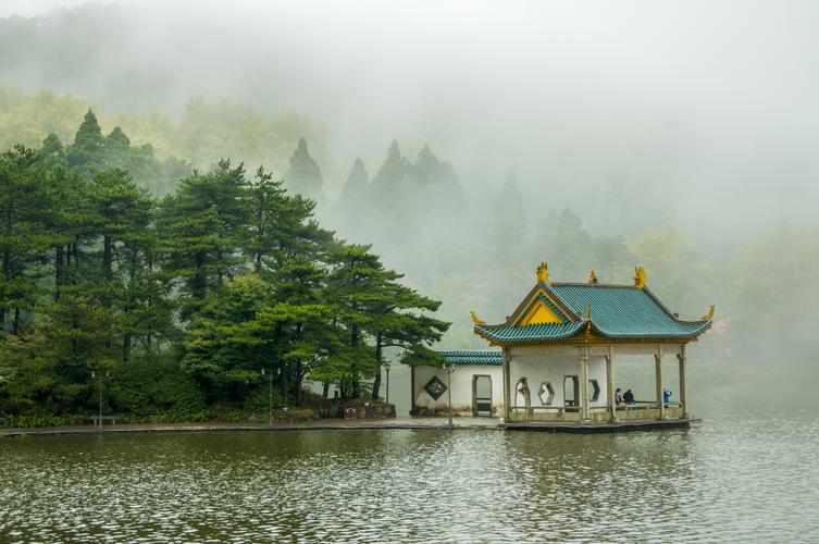 夏天庐山山顶冷吗?12月份江西庐山市气温太概多少度-图3 夏天庐山山顶冷吗?12月份江西庐山市气温太概多少度-图3