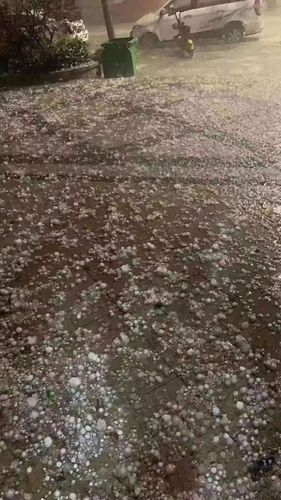 30℃没下冰雹吗?气温多少度会有冰雹-图1 30℃没下冰雹吗?气温多少度会有冰雹-图1