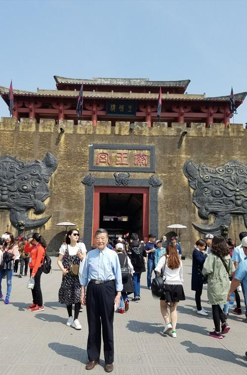 五一横店影视城人多吗?浙江横店明天的温度是多少-图3 五一横店影视城人多吗?浙江横店明天的温度是多少-图3