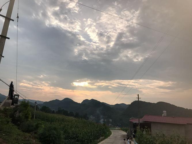 贵州高温排行榜?贵州黔西县天气多少度-图3 贵州高温排行榜?贵州黔西县天气多少度-图3