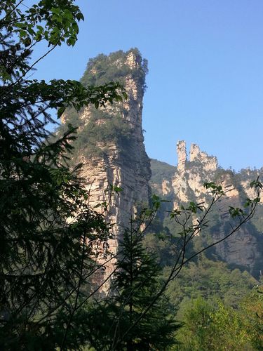 张家界六月中旬山里气温多少度?6月张家界山上温度是多少-图1 张家界六月中旬山里气温多少度?6月张家界山上温度是多少-图1