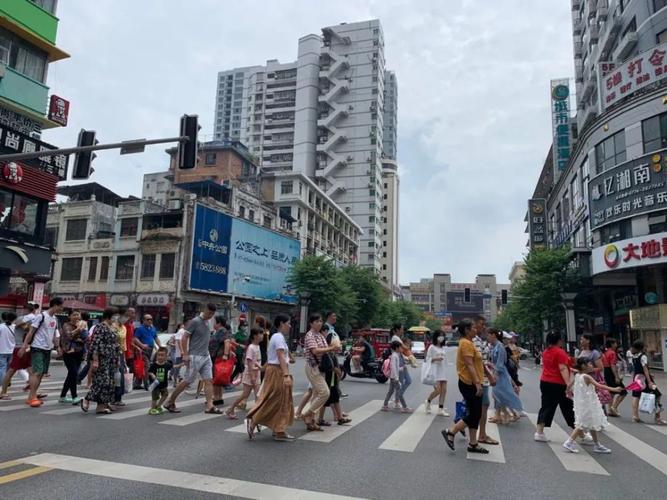 梧州街头妹子多吗?广匝梧州天气最热有多少度-图3 梧州街头妹子多吗?广匝梧州天气最热有多少度-图3