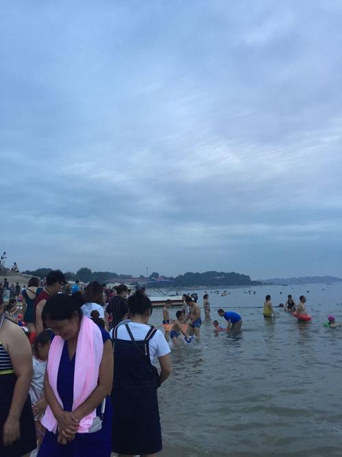 北戴河4月份去冷不冷?秦皇岛海边的温度是多少-图1 北戴河4月份去冷不冷?秦皇岛海边的温度是多少-图1