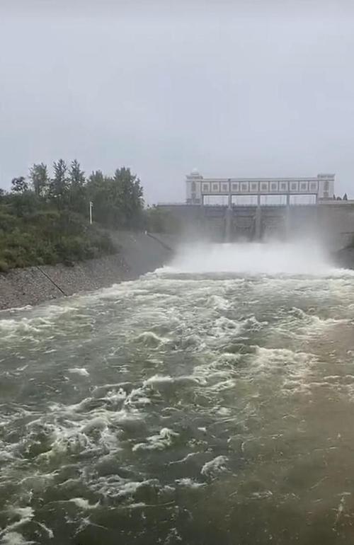 信阳的河流为何都没水了?信阳明天多少点有雨-图1 信阳的河流为何都没水了?信阳明天多少点有雨-图1