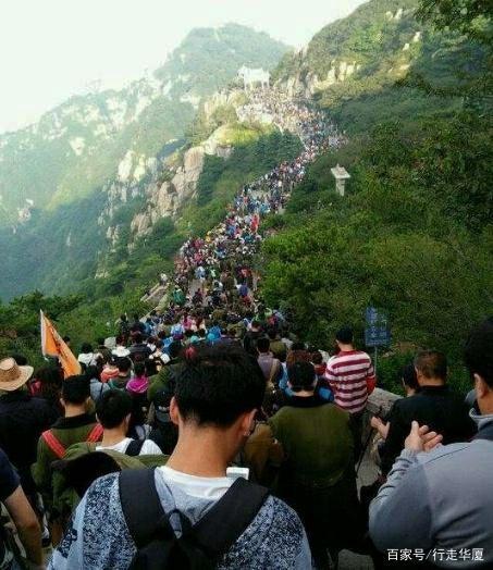 泰山每年的门票收入是多少?2020泰山国庆节期间游客多少-图1 泰山每年的门票收入是多少?2020泰山国庆节期间游客多少-图1