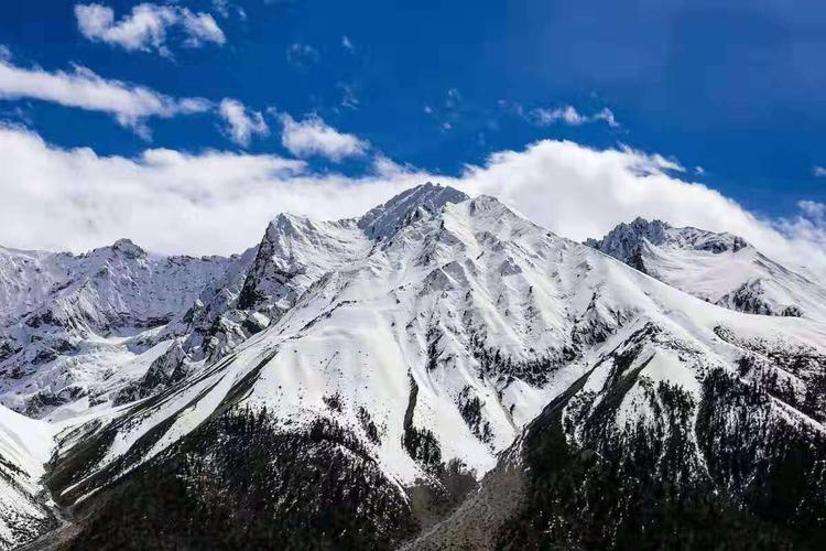 什么温度下会有雪山?海拔多少形成雪山-图3 什么温度下会有雪山?海拔多少形成雪山-图3
