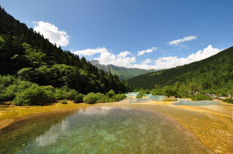黄龙风景区7月份冷吗?四川黄龙温度多少-图3 黄龙风景区7月份冷吗?四川黄龙温度多少-图3