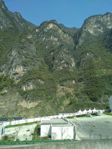 湖北省兴山县怎么样?繁华吗?兴发乡有多少人口-图1 湖北省兴山县怎么样?繁华吗?兴发乡有多少人口-图1