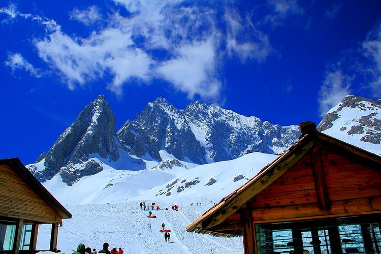 三月份玉龙雪山上面多少度?9月份玉龙雪山多少度-图1 三月份玉龙雪山上面多少度?9月份玉龙雪山多少度-图1