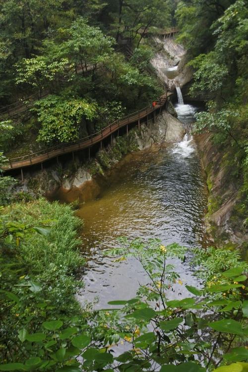 黔灵山最高峰怎么下山?潜山白马潭景区门票多少-图1 黔灵山最高峰怎么下山?潜山白马潭景区门票多少-图1