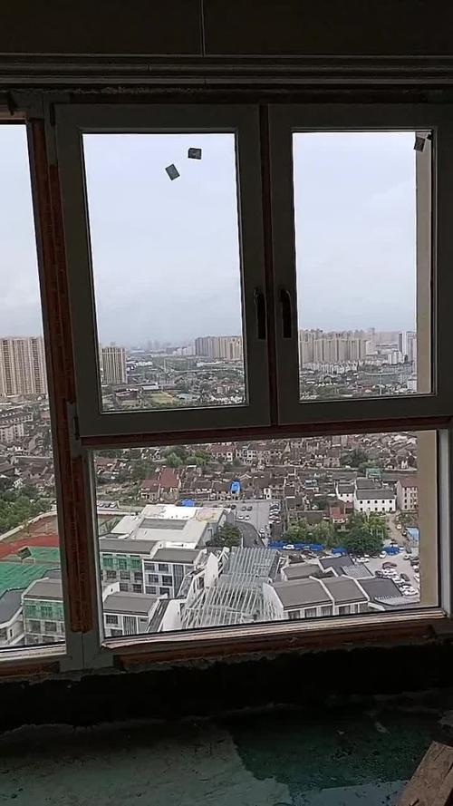 落地窗能抗几级风?9级抗风压换成台风多少级-图1 落地窗能抗几级风?9级抗风压换成台风多少级-图1