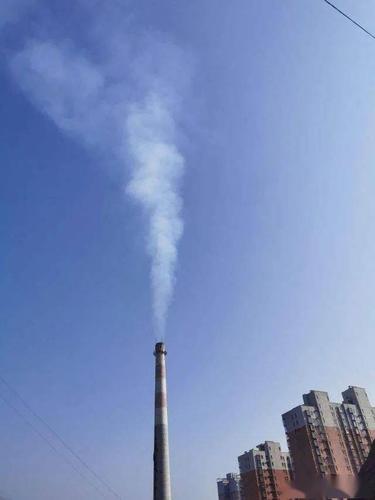 风吹烟囱,为什么烟会直冒?烟气垂直蔓延速度是多少米-图1 风吹烟囱,为什么烟会直冒?烟气垂直蔓延速度是多少米-图1