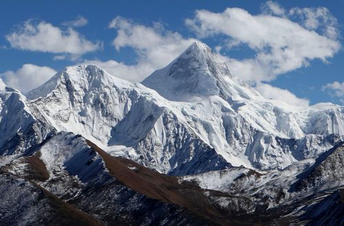 贡嘎雪山几月份去?贡嘎雪山10月份多少度-图2 贡嘎雪山几月份去?贡嘎雪山10月份多少度-图2