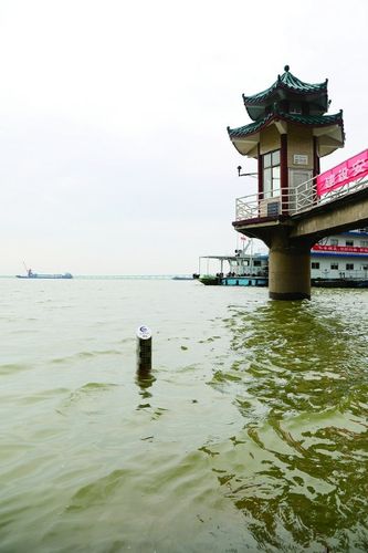 新丰江水库每年卖水多少钱?岳阳市最高水位和警戒水位是多少-图3 新丰江水库每年卖水多少钱?岳阳市最高水位和警戒水位是多少-图3