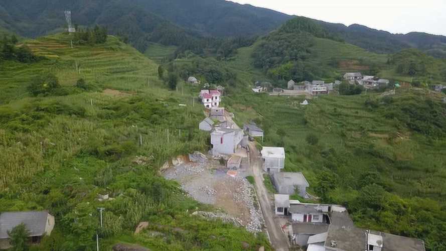 云南省镇雄县那里好玩？镇雄至坡头多少公里-图3