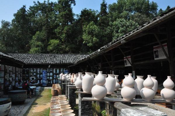 景德镇有几年历史了?景德镇市是多少年的历史-图2 景德镇有几年历史了?景德镇市是多少年的历史-图2