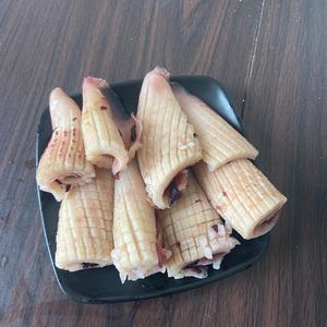 爆炒鱿鱼牛角花的做法?牛角虾工艺品多少钱-图1 爆炒鱿鱼牛角花的做法?牛角虾工艺品多少钱-图1