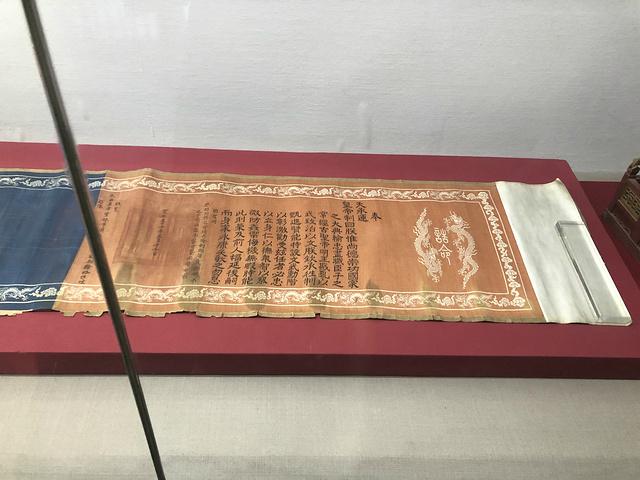 徐州淮海纪念塔里面的五个人塑像叫什么名字?圣旨博物馆有多少圣旨-图1 徐州淮海纪念塔里面的五个人塑像叫什么名字?圣旨博物馆有多少圣旨-图1