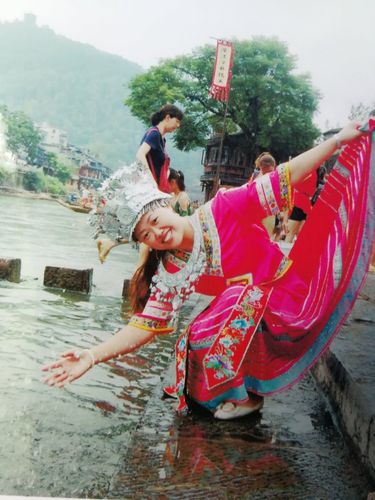 凤凰古城漂流哪里有?湖南凤凰吉信镇的邮政编码是多少-图1 凤凰古城漂流哪里有?湖南凤凰吉信镇的邮政编码是多少-图1