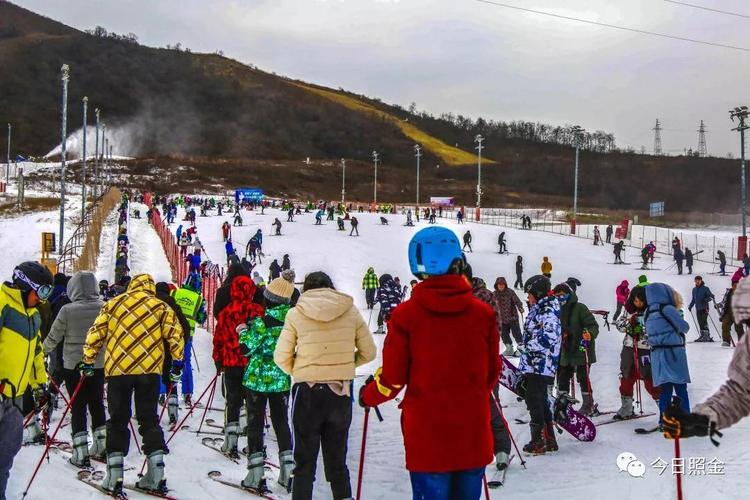 铜川去照金滑雪场怎么坐车?铜川照金滑雪多少钱-图2 铜川去照金滑雪场怎么坐车?铜川照金滑雪多少钱-图2