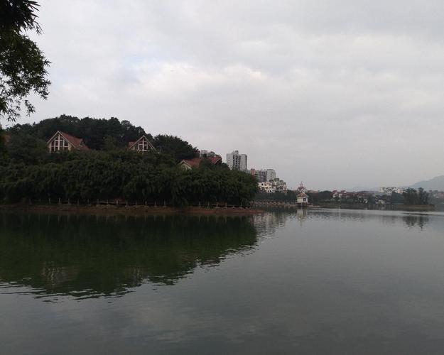 大足龙水湖夏天热不?重庆大足气温多少-图2 大足龙水湖夏天热不?重庆大足气温多少-图2