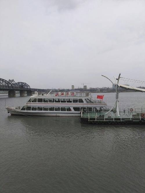 鸭绿江能行船吗?鸭绿江气温多少度-图1 鸭绿江能行船吗?鸭绿江气温多少度-图1