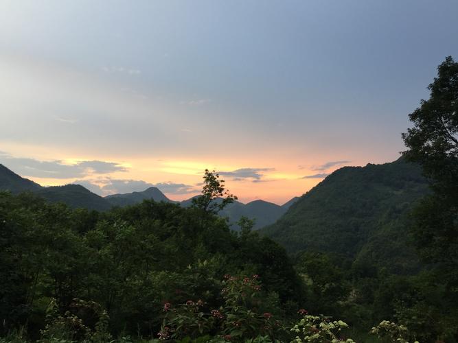 五月份适合爬什么山?蕲春这个天气穿多少衣服合适-图3 五月份适合爬什么山?蕲春这个天气穿多少衣服合适-图3